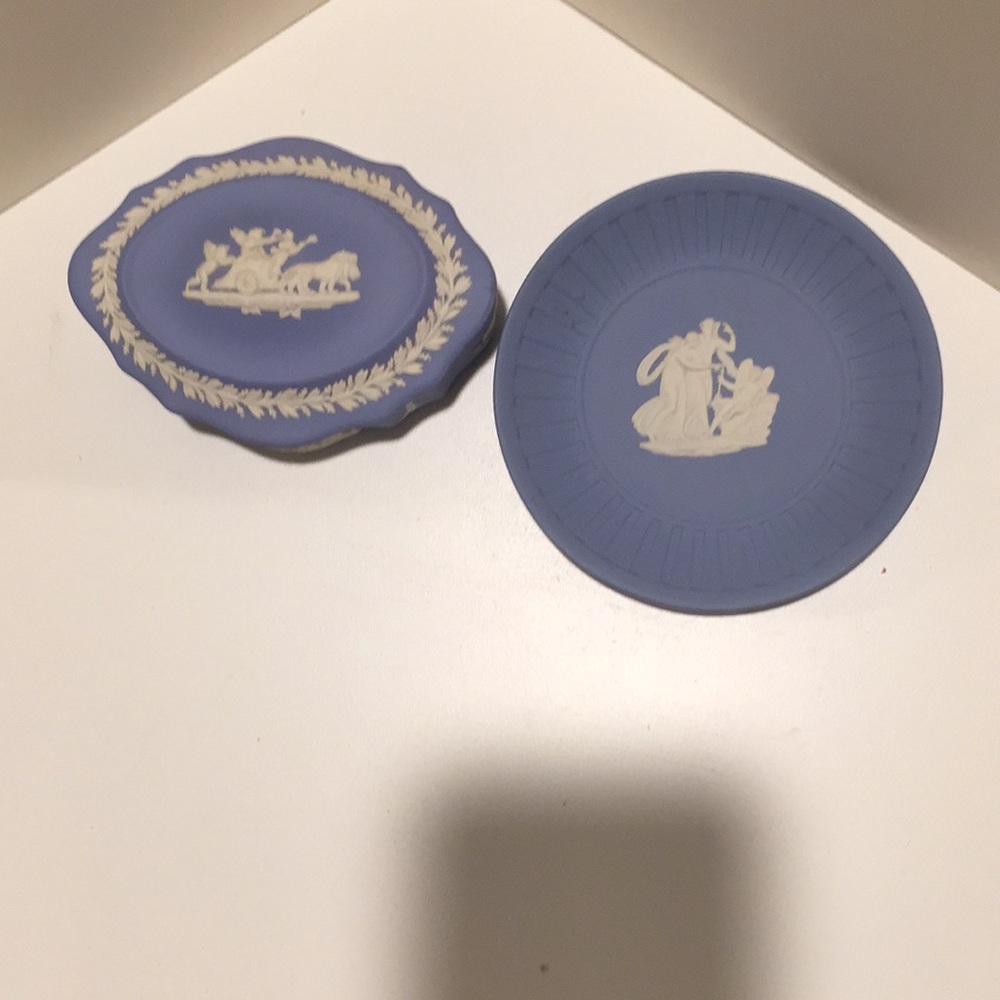 Wedgwood Blue Jasperware Oval Trinket Box & plate